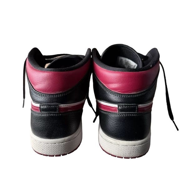 Air Jordan 1 Mid Noble Red- size 8.5 Men - Picture 3 of 5